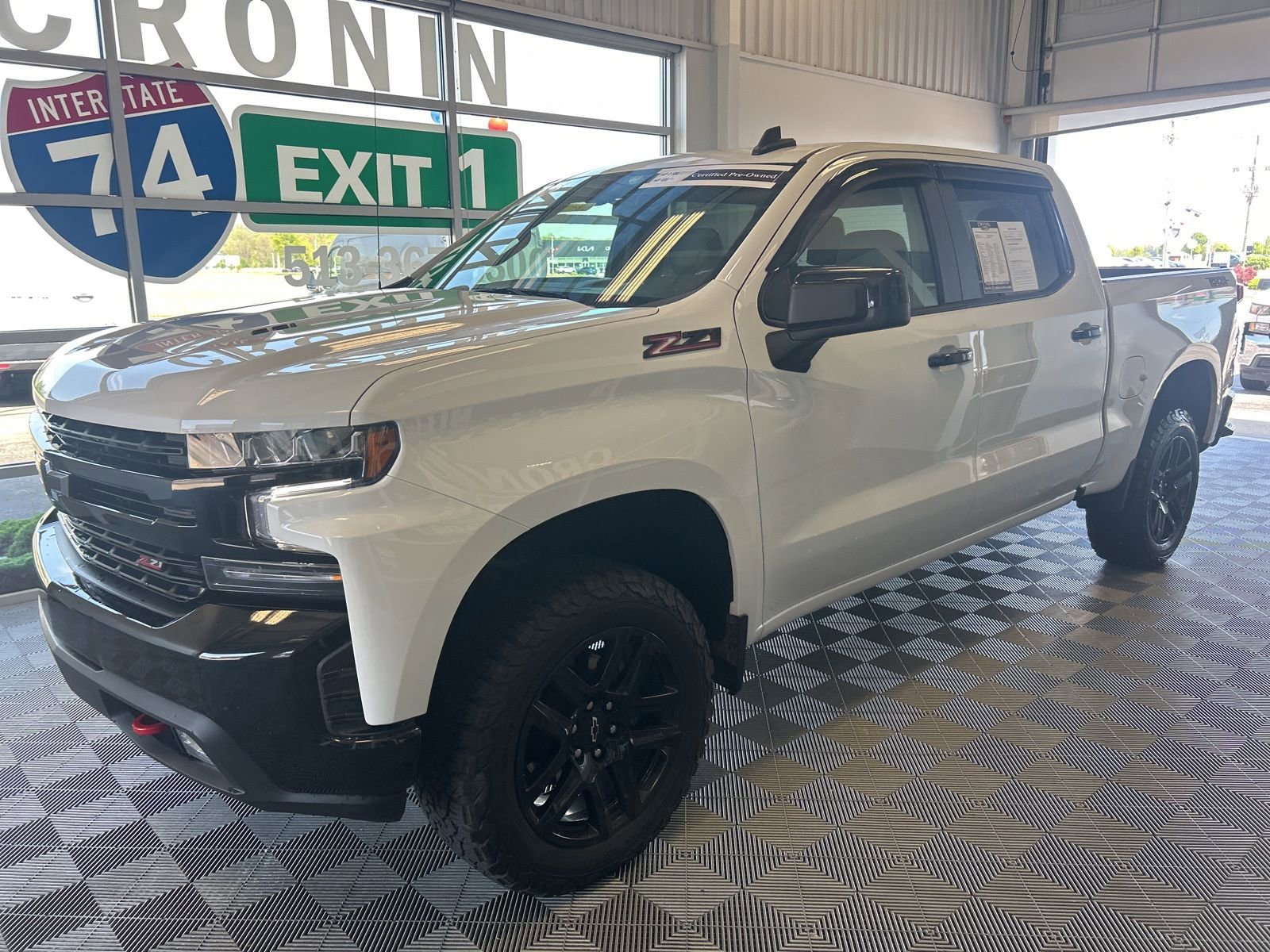 Used 2022 Chevrolet Silverado 1500 LT Trail Boss w/ Bed Protection Package AWD/4WD image 3