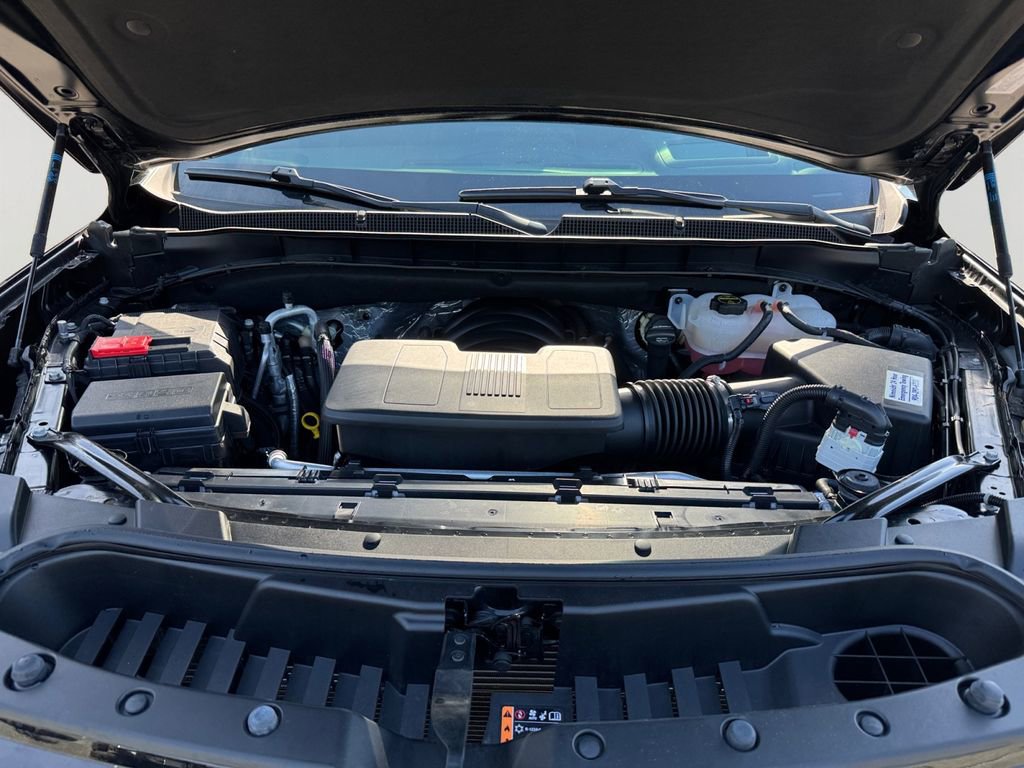 Used 2024 Chevrolet Suburban High Country image 9