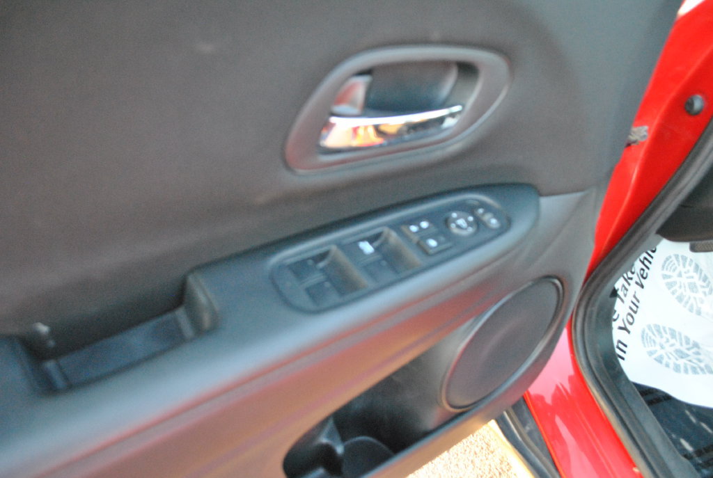 Certified 2018 Honda HR-V LX image 15