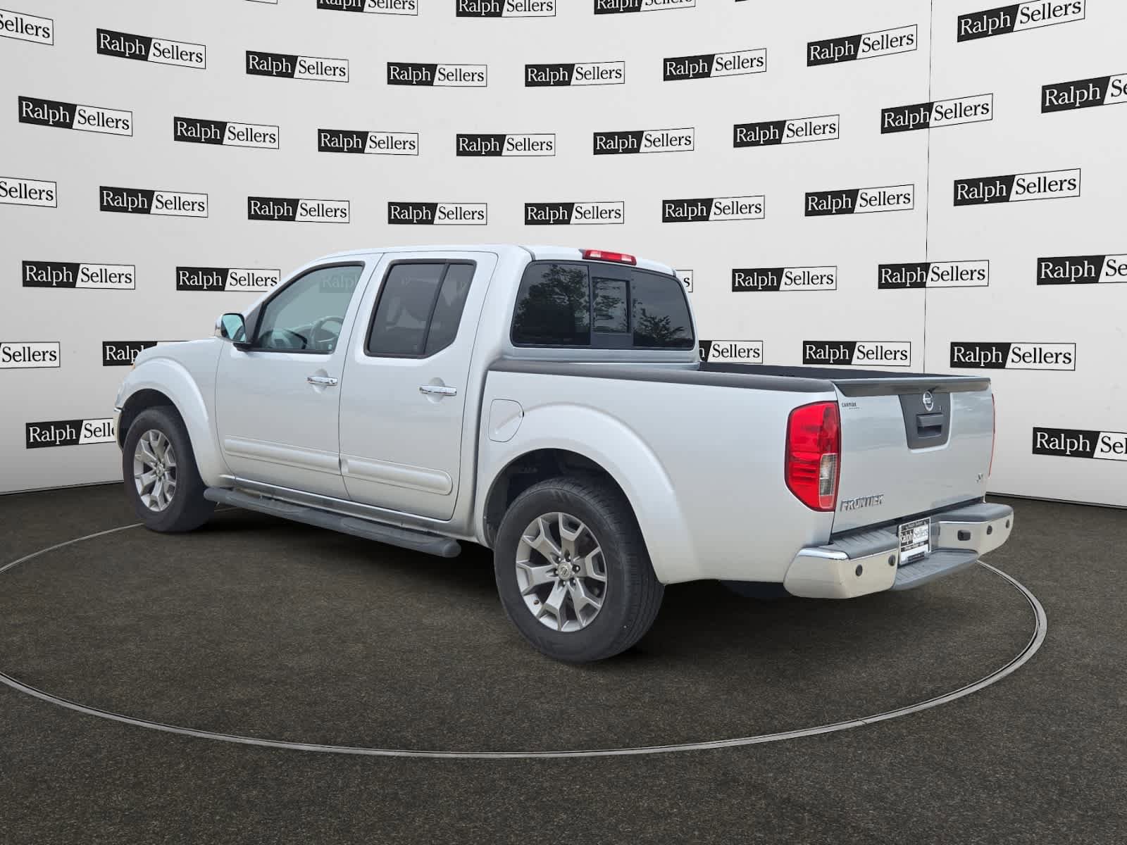 Used 2019 Nissan Frontier SL RWD image 4