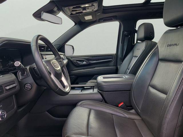 Used 2024 GMC Yukon XL Denali AWD/4WD image 21