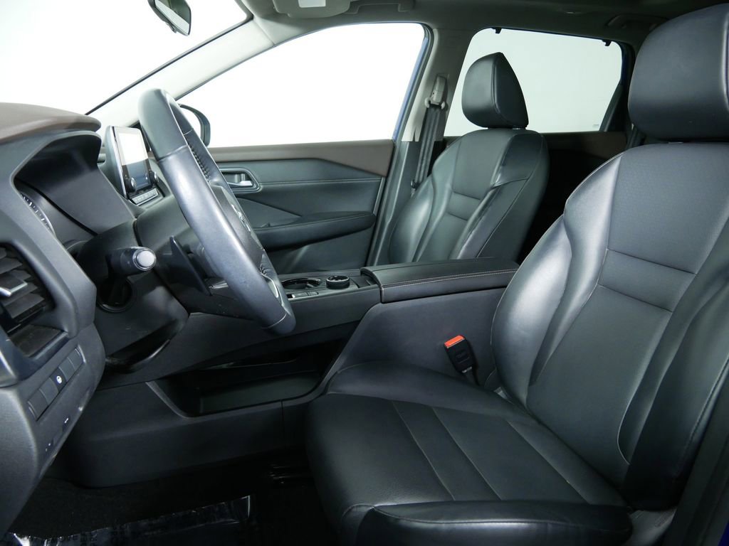 Used 2021 Nissan Rogue SV w/ Premium Package image 15