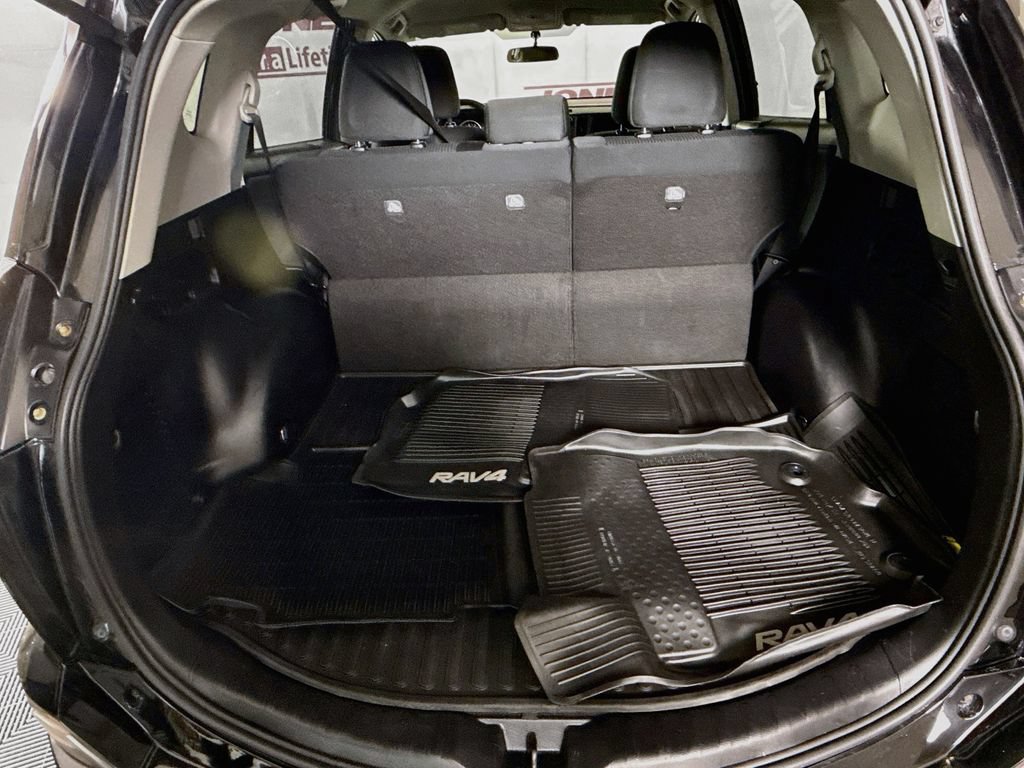 Used 2016 Toyota RAV4 LE AWD/4WD image 26