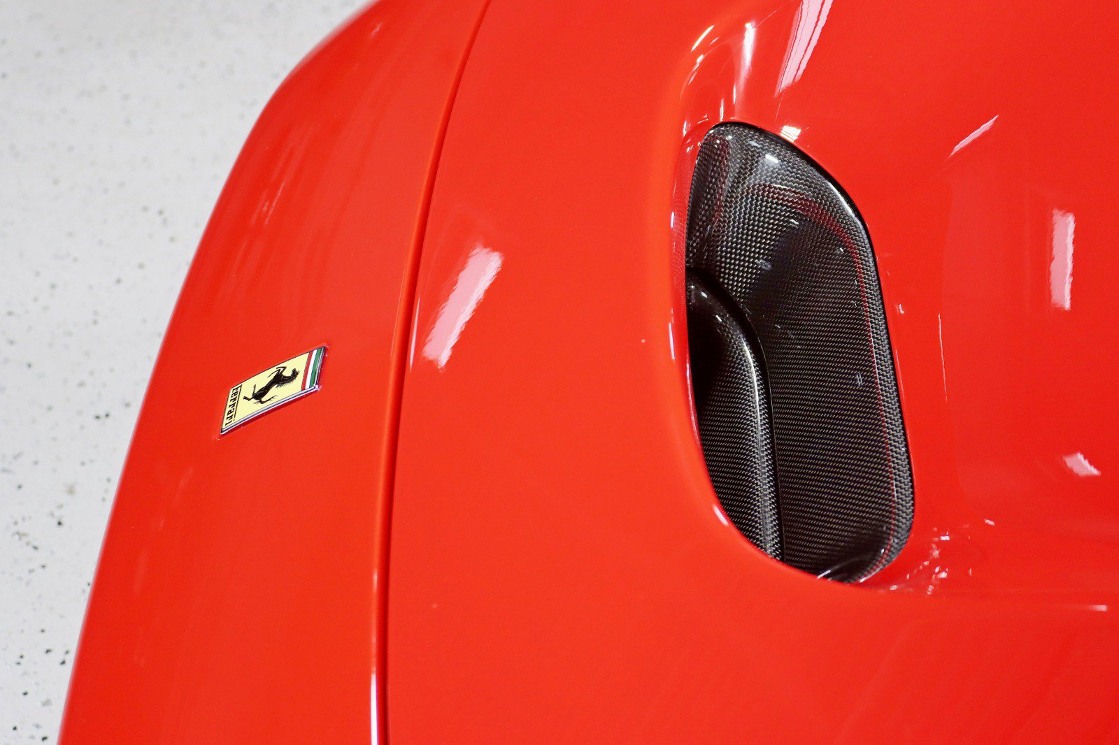 Used 2023 Ferrari F8 Tributo image 15