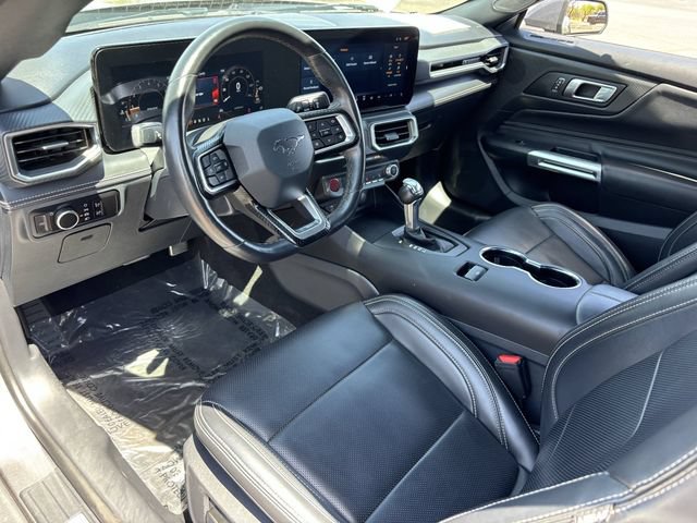 Used 2025 Ford Mustang Premium RWD image 18