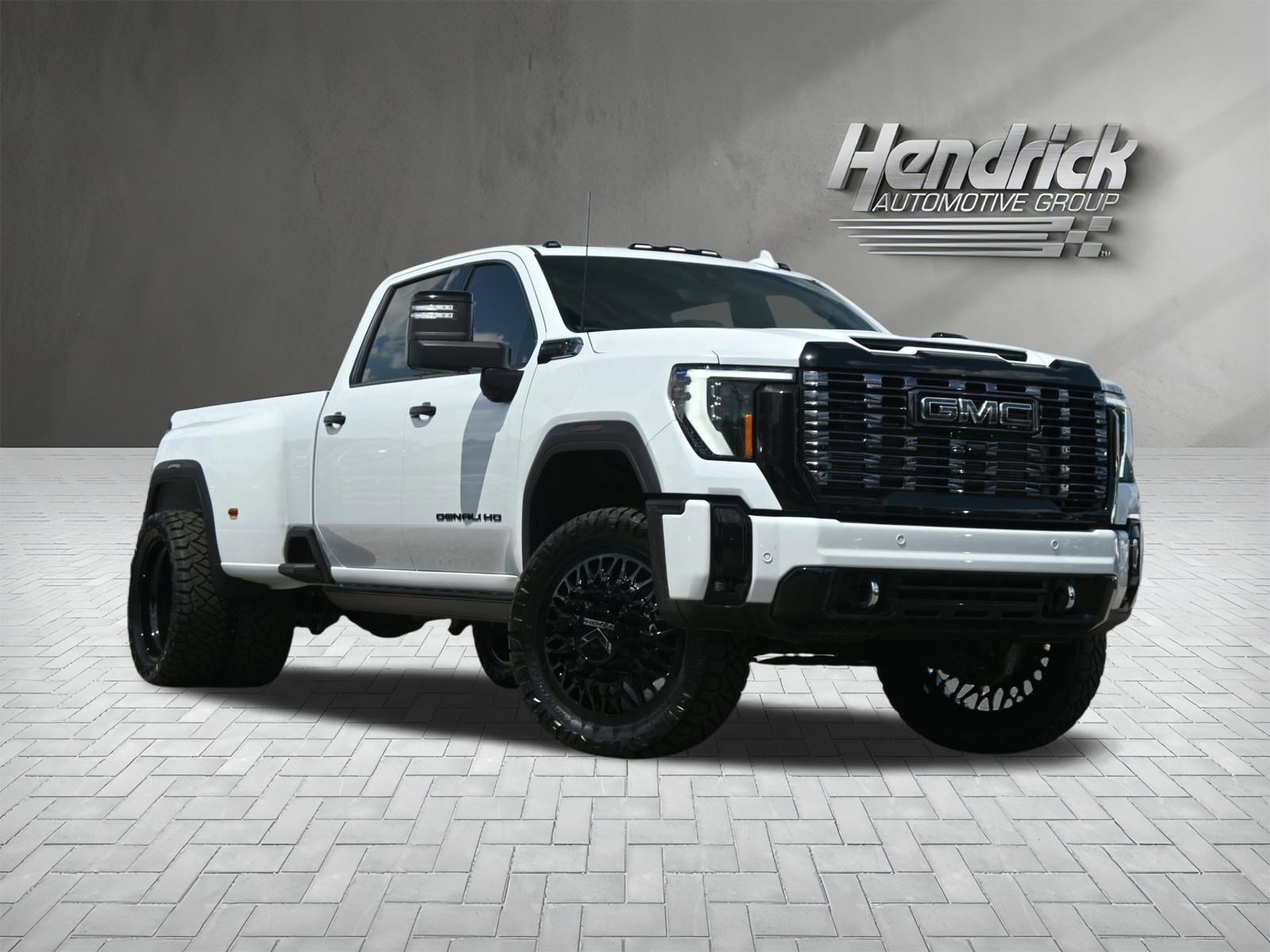Used 2026 GMC Sierra 3500 Denali Ultimate w/ LPO, Black Badging Package AWD/4WD video 2