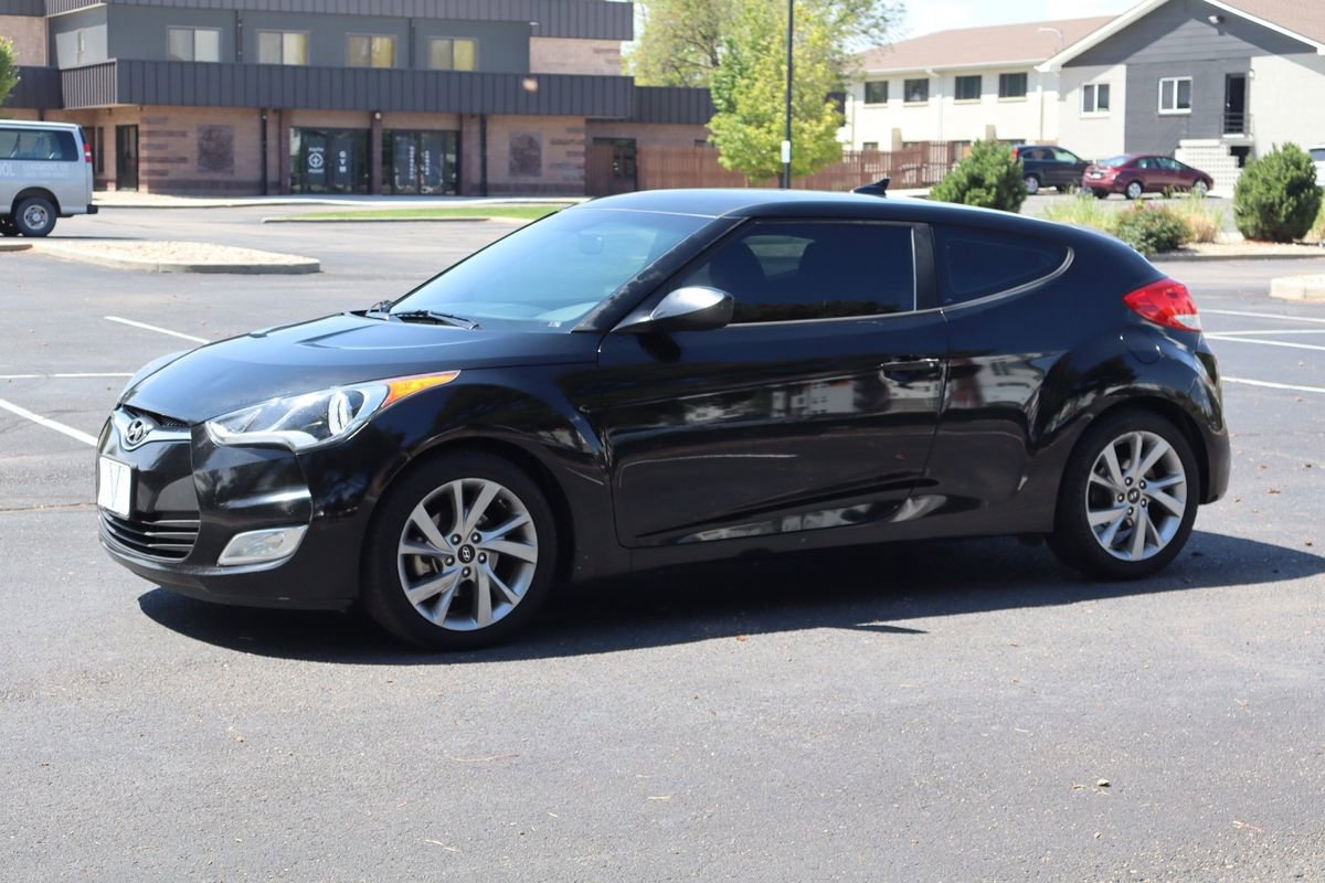 Used 2017 Hyundai Veloster FWD image 10