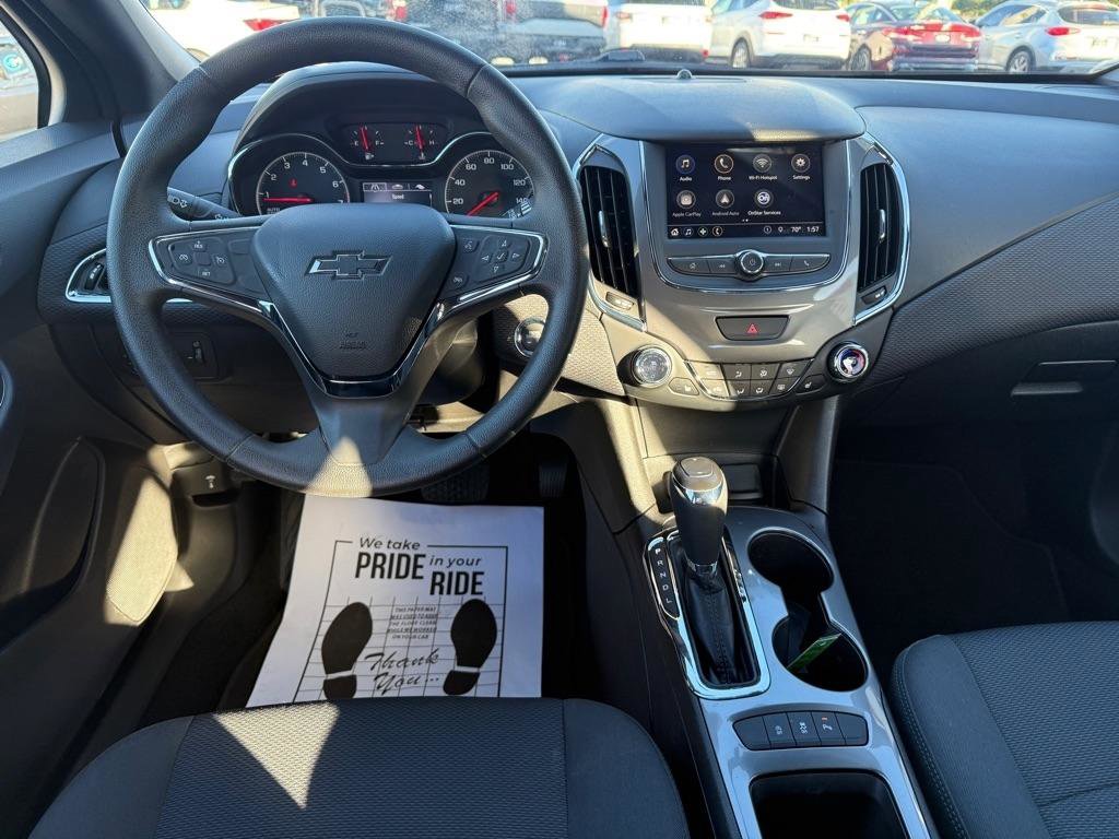 Used 2019 Chevrolet Cruze LT w/ Convenience Package image 13