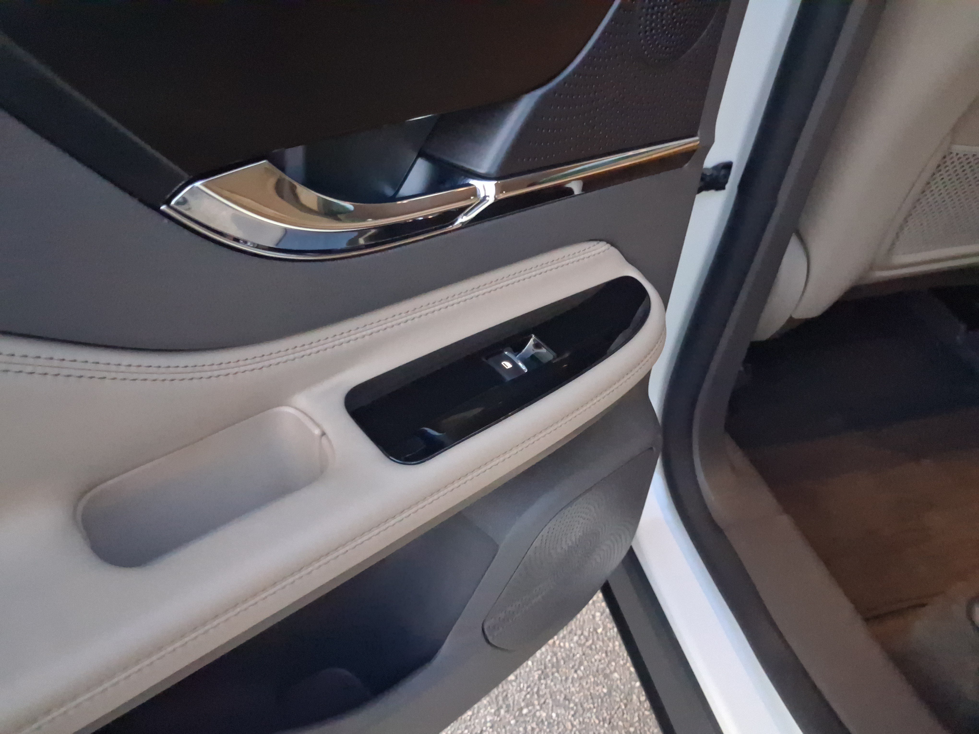 Certified 2024 Lincoln Corsair FWD image 10