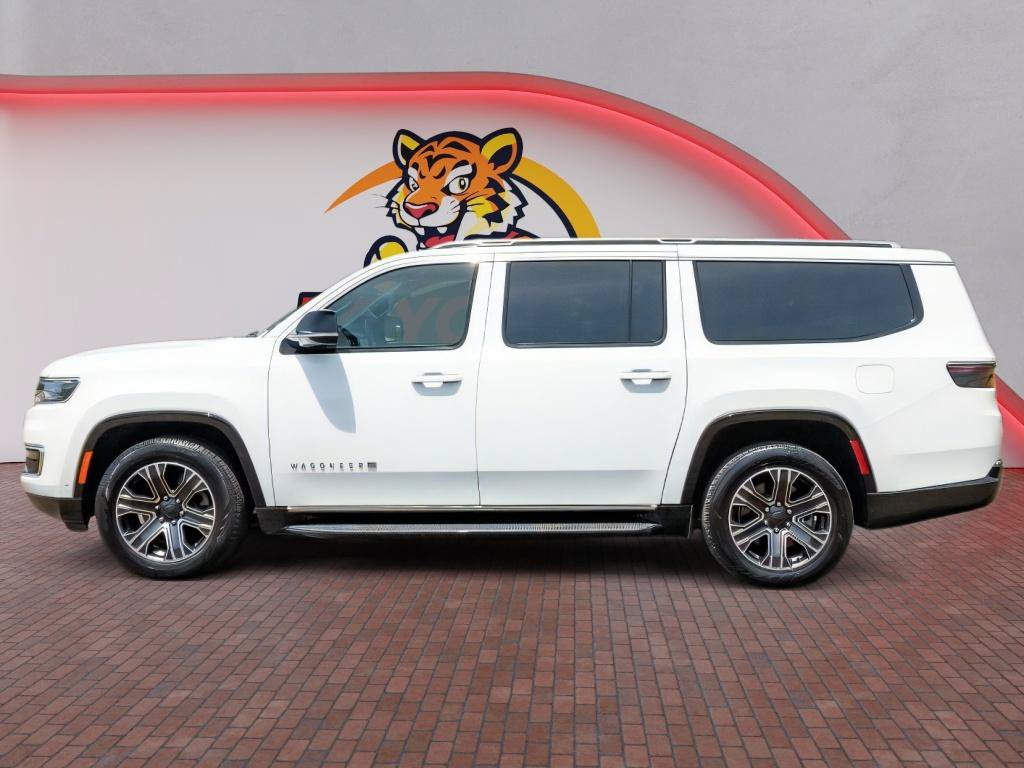 Used 2023 Jeep Wagoneer L Series II AWD/4WD image 9