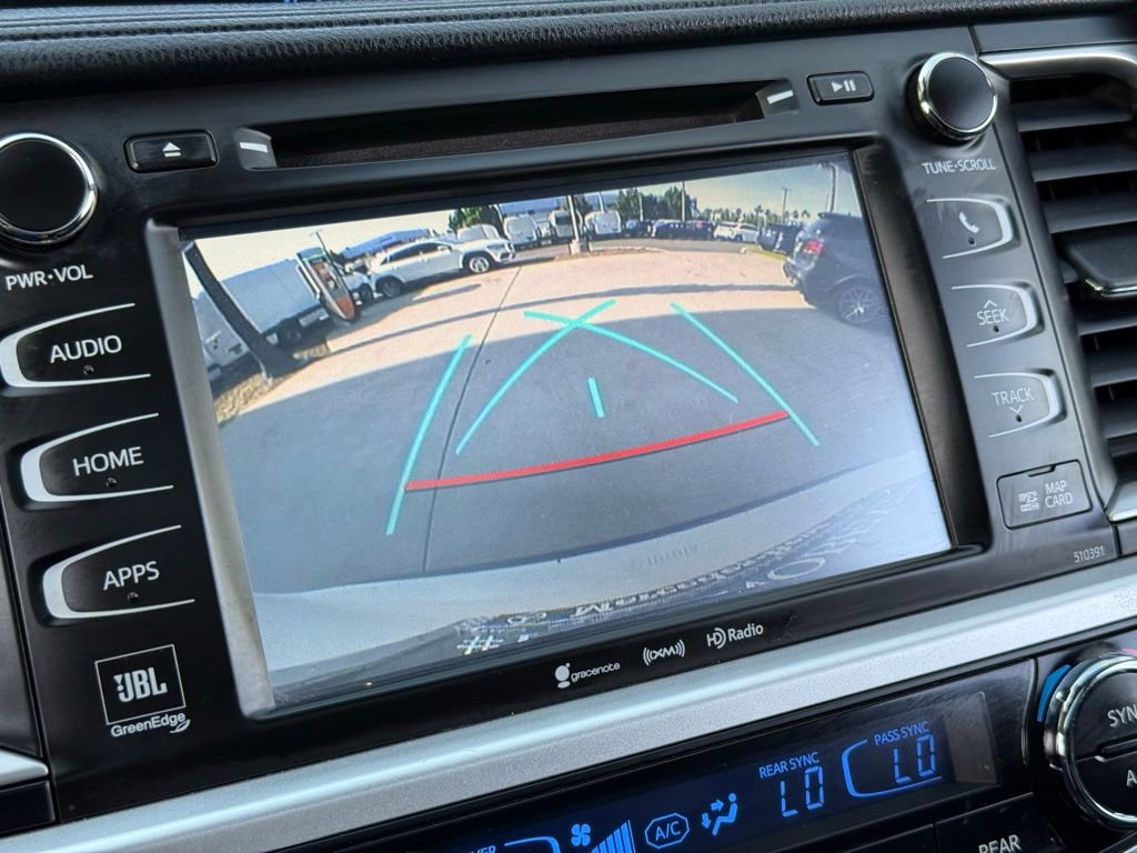 Used 2019 Toyota Highlander Limited AWD/4WD image 4