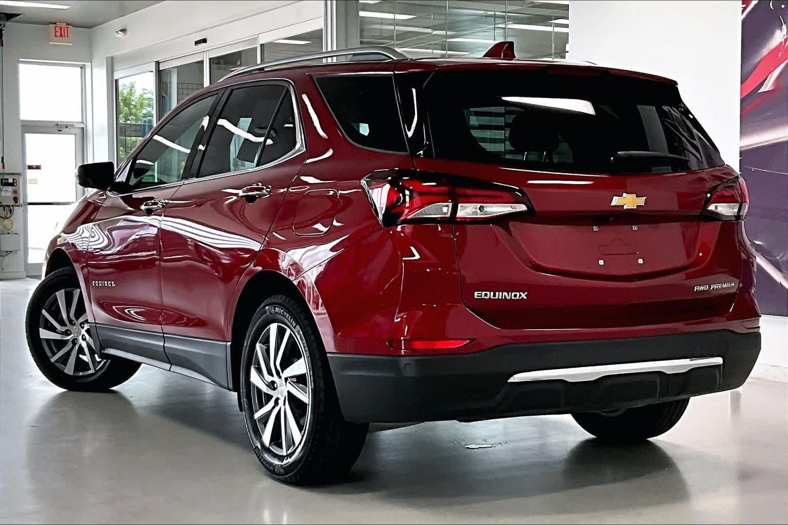 Used 2022 Chevrolet Equinox Premier AWD/4WD image 4