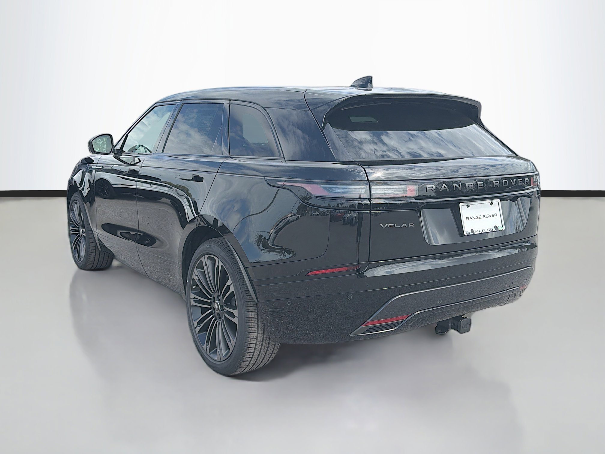 New 2026 Land Rover Range Rover Velar Dynamic SE AWD/4WD image 3