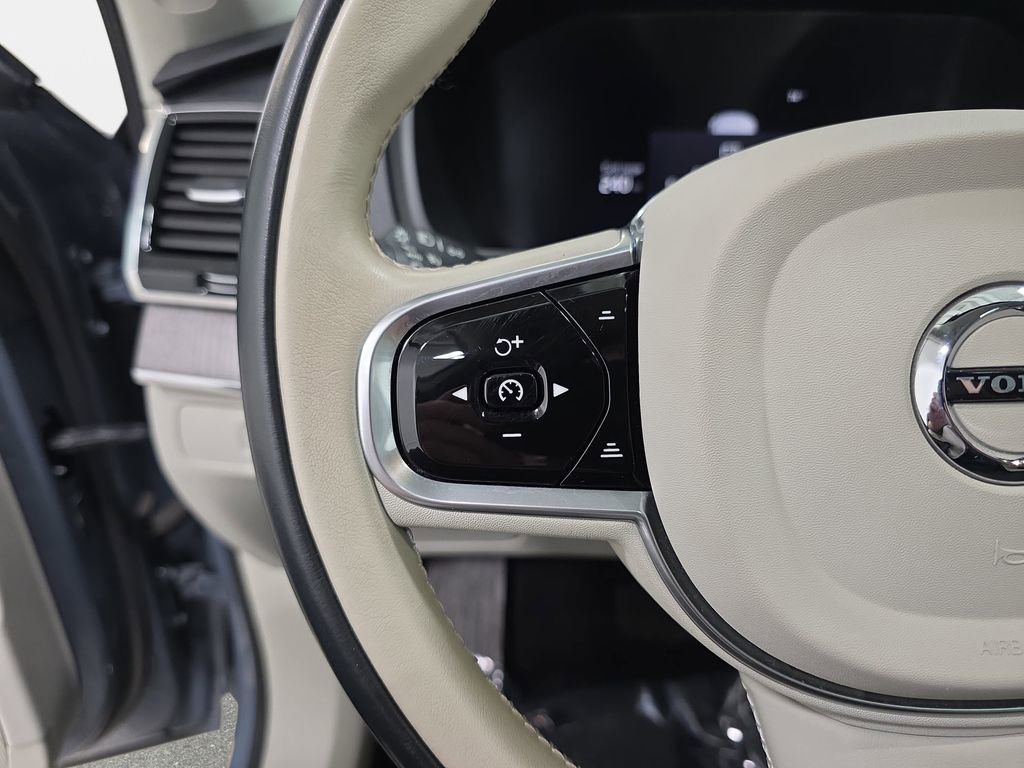 Used 2023 Volvo XC90 B6 Plus w/ Protection Package image 17