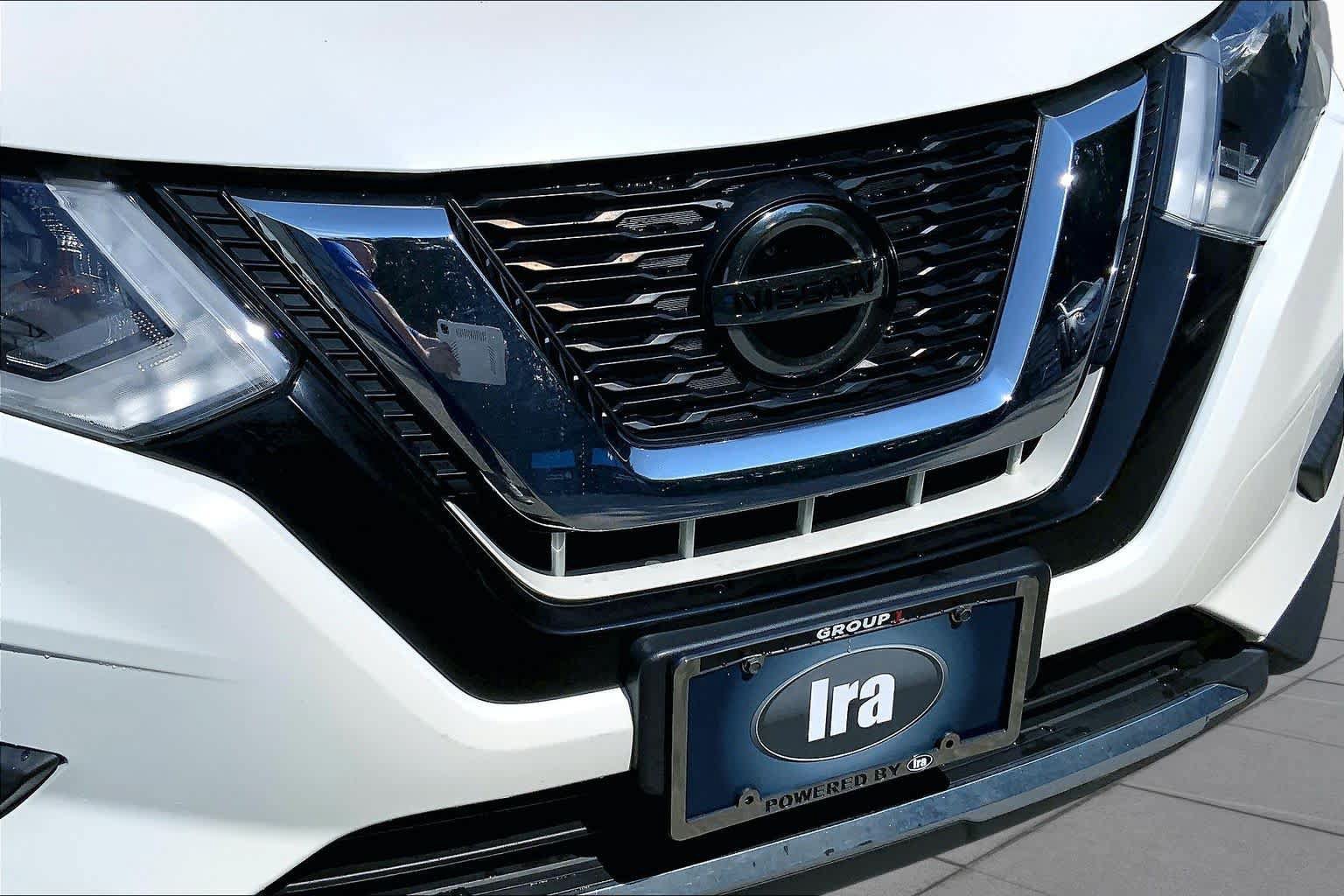 Used 2018 Nissan Rogue SV w/ Sun & Sound Touring Package AWD/4WD image 32