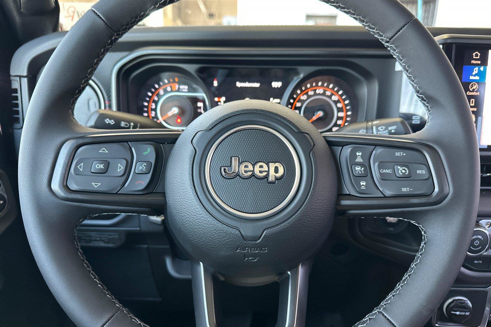 New 2026 Jeep Gladiator Rubicon w/ Steel Power Dome Hood Package AWD/4WD image 21