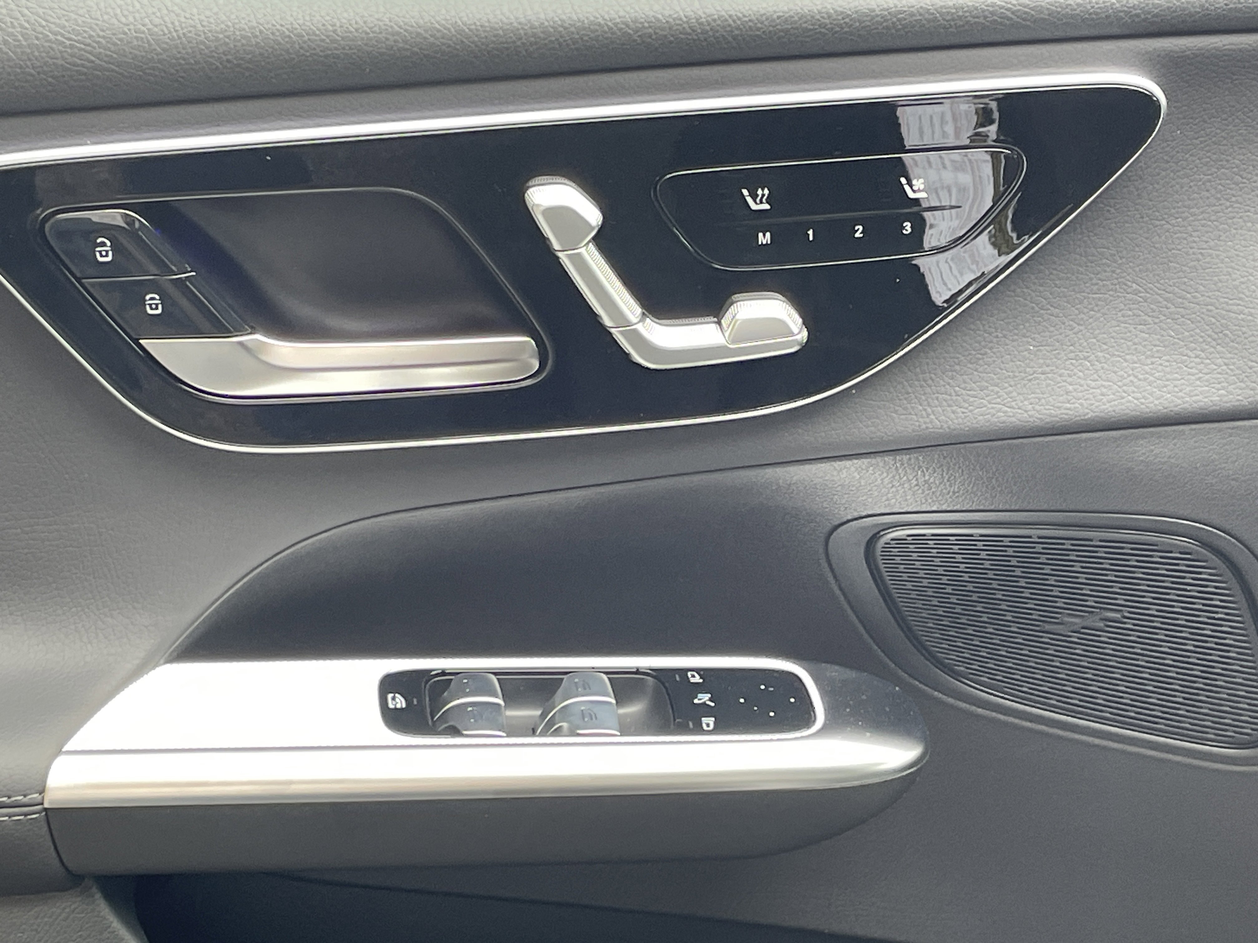 New 2026 Mercedes-Benz GLC 300 image 18