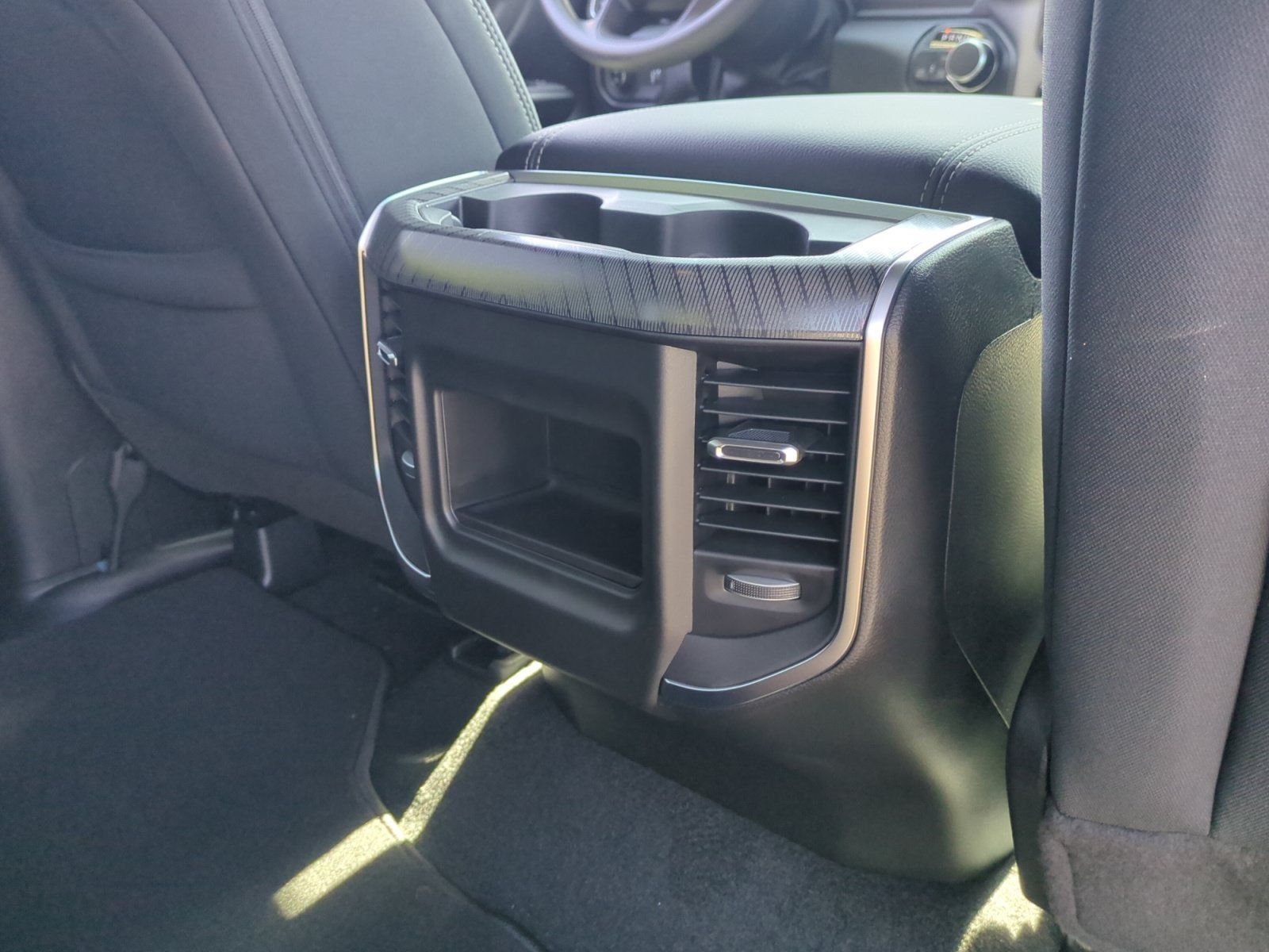 New 2026 RAM 1500 Express AWD/4WD image 31