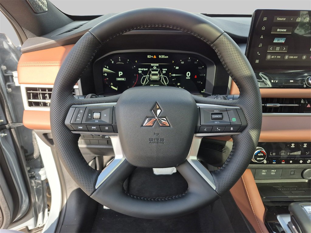 New 2025 Mitsubishi Outlander SEL image 14