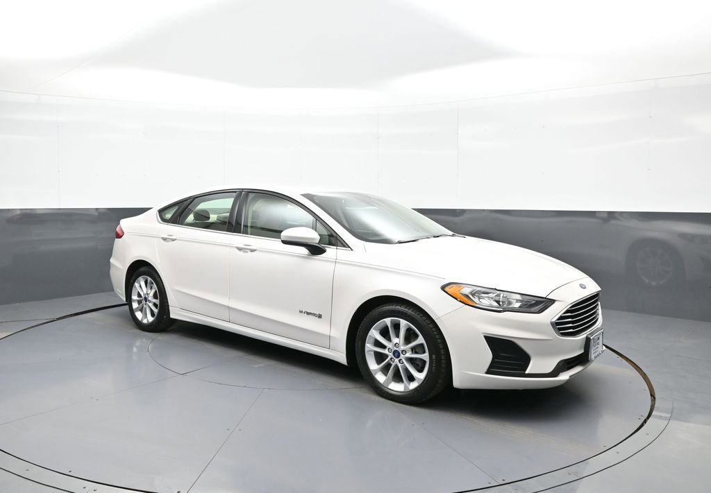 Used 2019 Ford Fusion SE FWD image 4