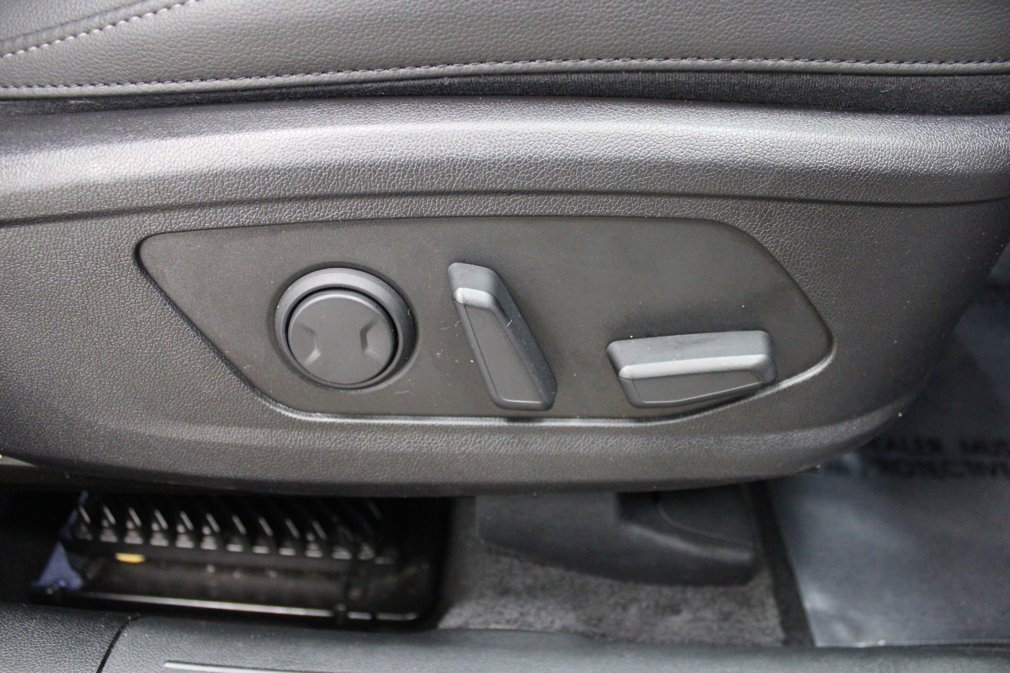 Used 2023 Kia Sorento SX Prestige AWD/4WD image 36