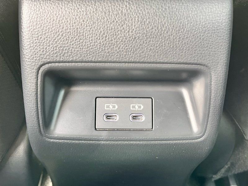 Used 2025 Toyota Corolla SE image 34