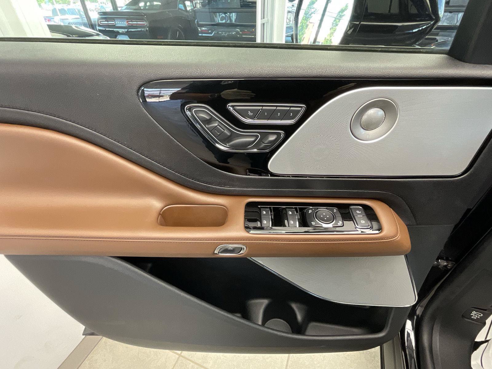 Used 2021 Lincoln Aviator Reserve w/ Equipment Group 202A AWD/4WD image 29