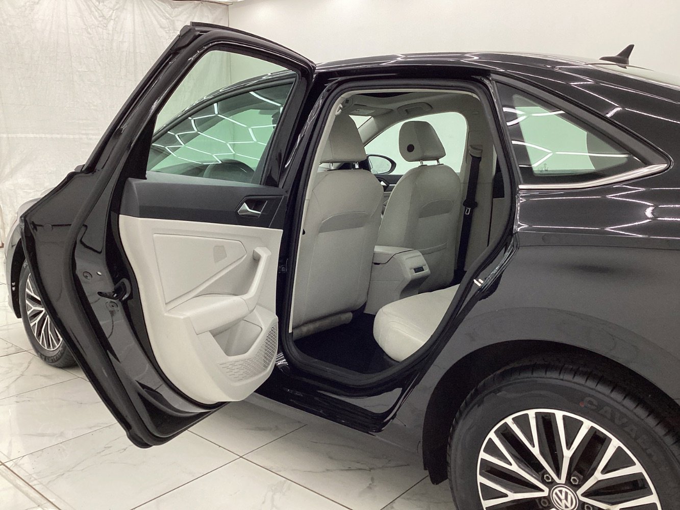Used 2020 Volkswagen Jetta SE w/ SE Cold Weather Package FWD image 22