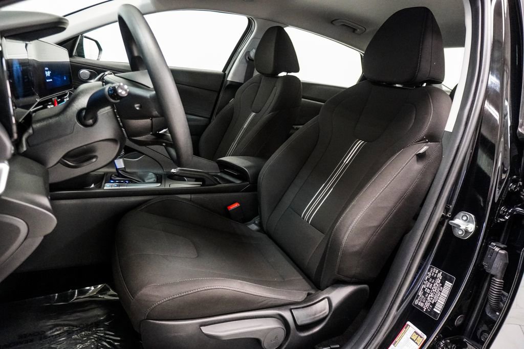 Used 2024 Hyundai Elantra SEL FWD image 6