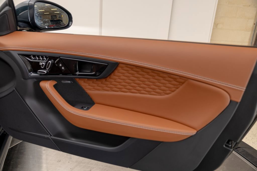 Used 2024 Jaguar F-TYPE R AWD/4WD image 23