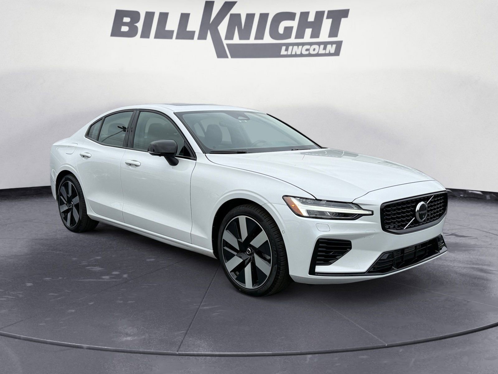 Used 2025 Volvo S60 T8 Plus w/ Climate Package image 7