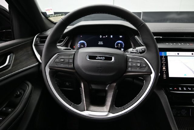 New 2026 Jeep Grand Cherokee Altitude AWD/4WD image 24