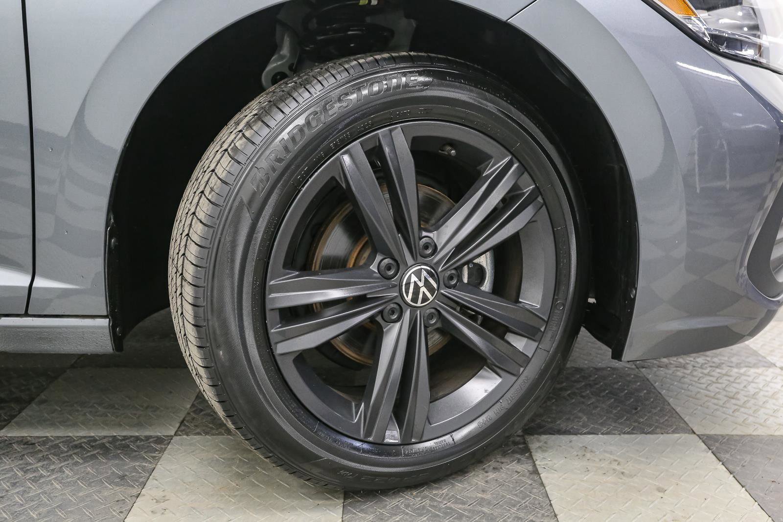 Certified 2024 Volkswagen Jetta SE image 15