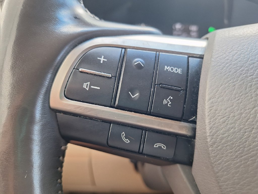 Used 2021 Lexus LX 570 4WD w/ Luxury Package image 16