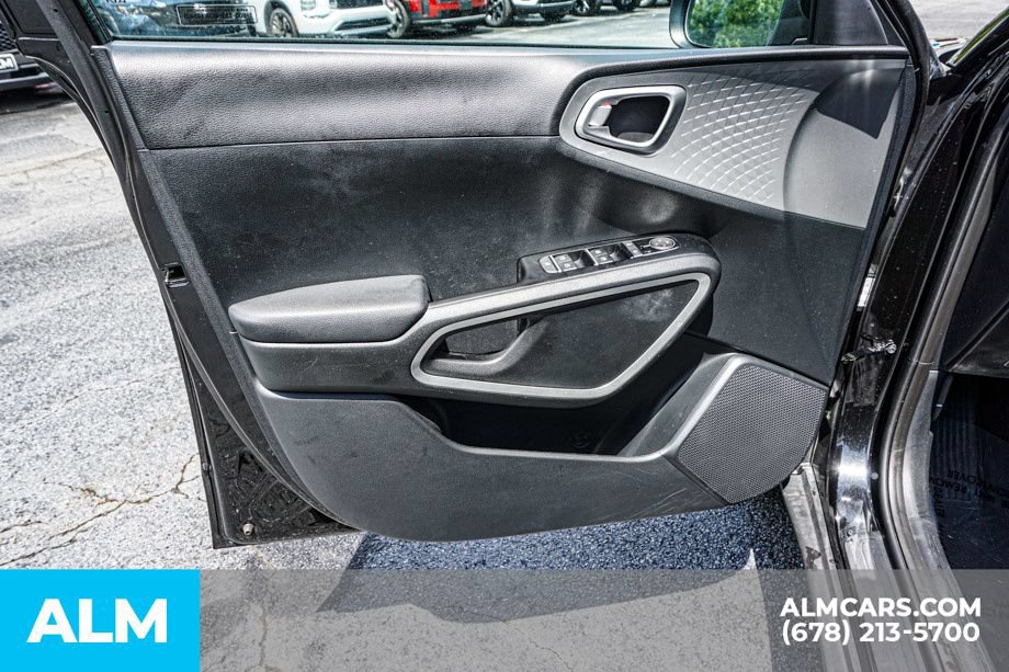 Used 2025 Kia Soul LX w/ LX Technology Package FWD image 44