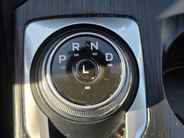 Used 2022 Ford Escape SE w/ SE Sport Appearance Package image 19