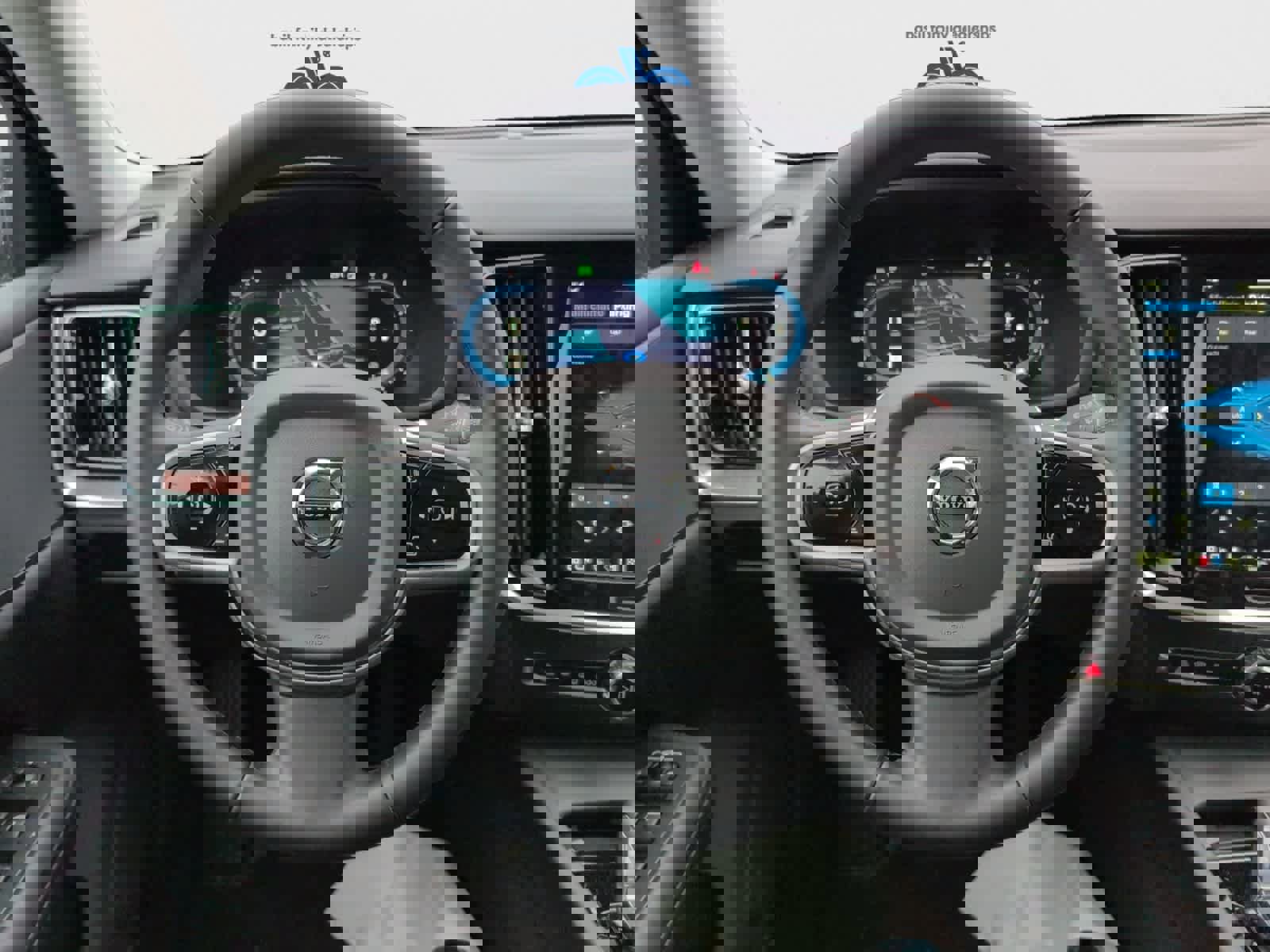 Used 2025 Volvo V60 B5 Cross Country Plus image 13