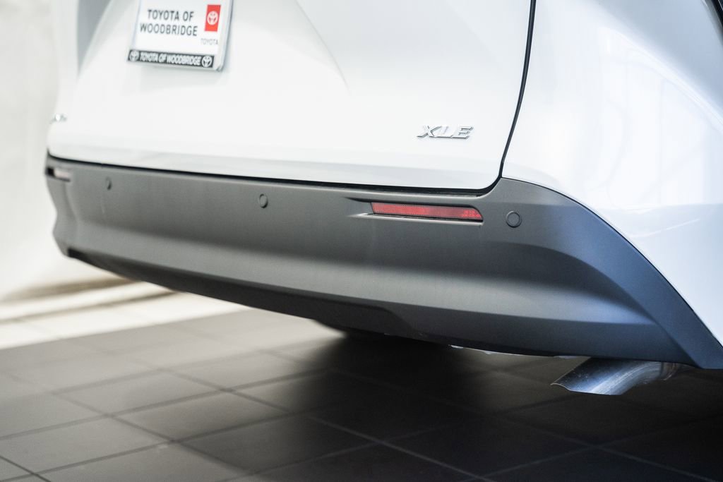 New 2026 Toyota Sienna XLE AWD/4WD image 9