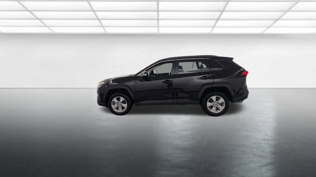 Used 2024 Toyota RAV4 XLE FWD image 5