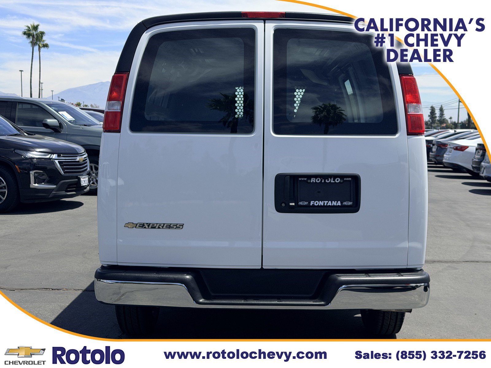Used 2025 Chevrolet Express 2500 w/ Driver Convenience Package RWD image 5