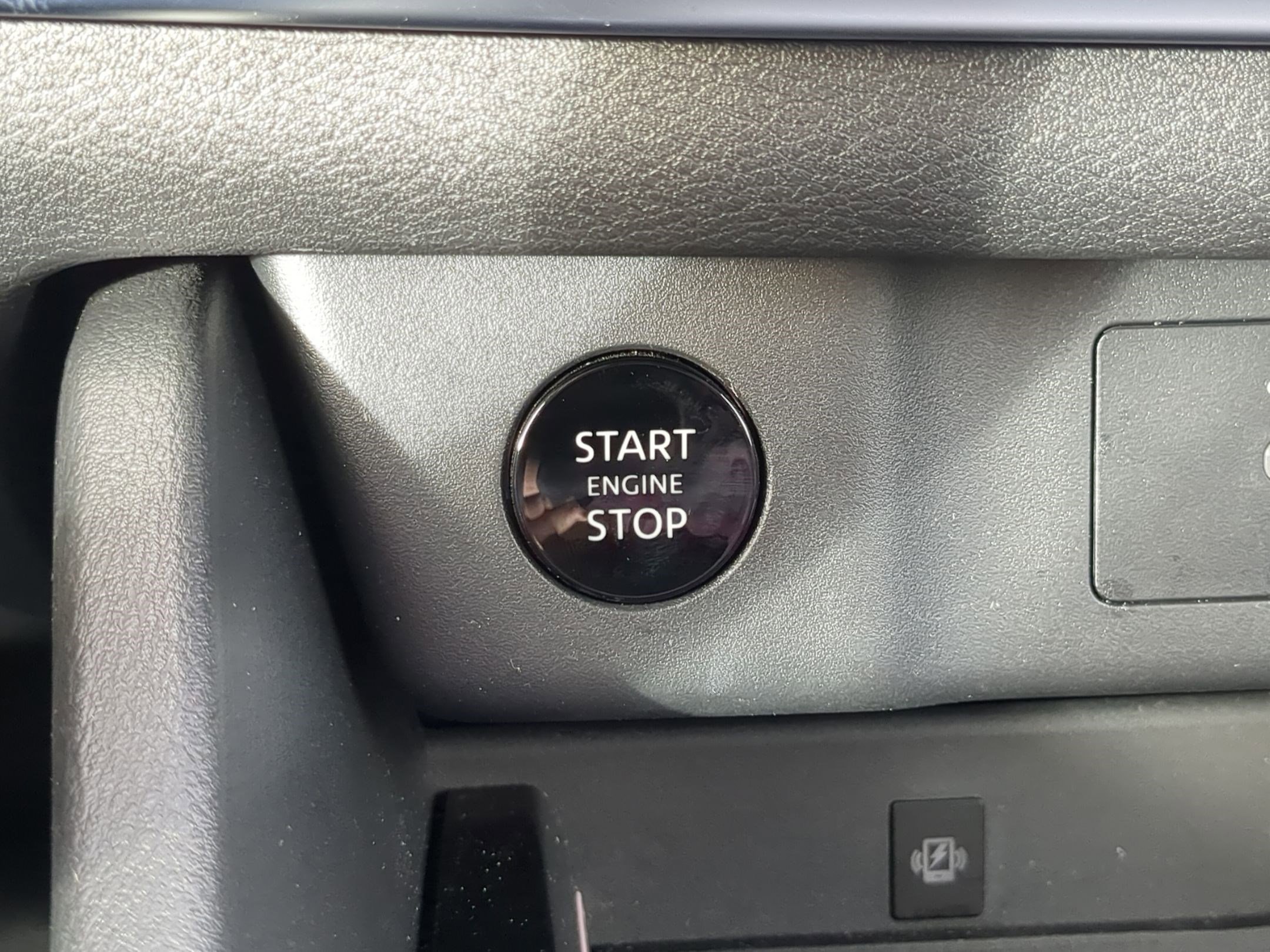 Used 2025 Nissan Rogue SL w/ Tech Package image 21