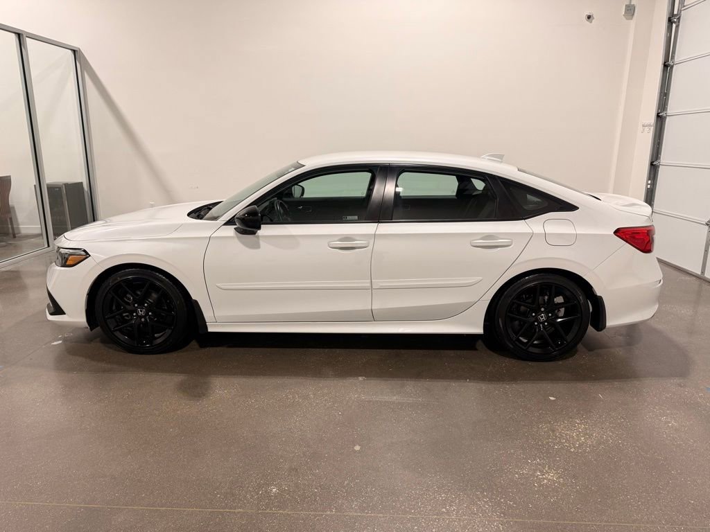 Used 2023 Honda Civic Sport image 8