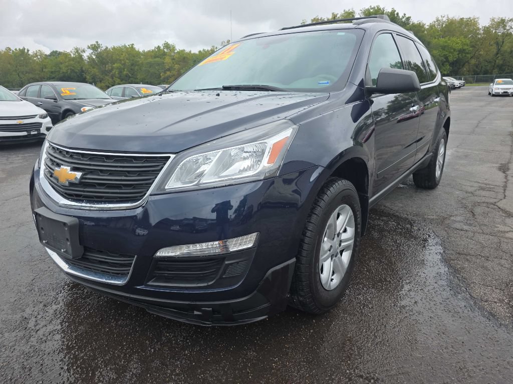 Used 2017 Chevrolet Traverse LS FWD image 2