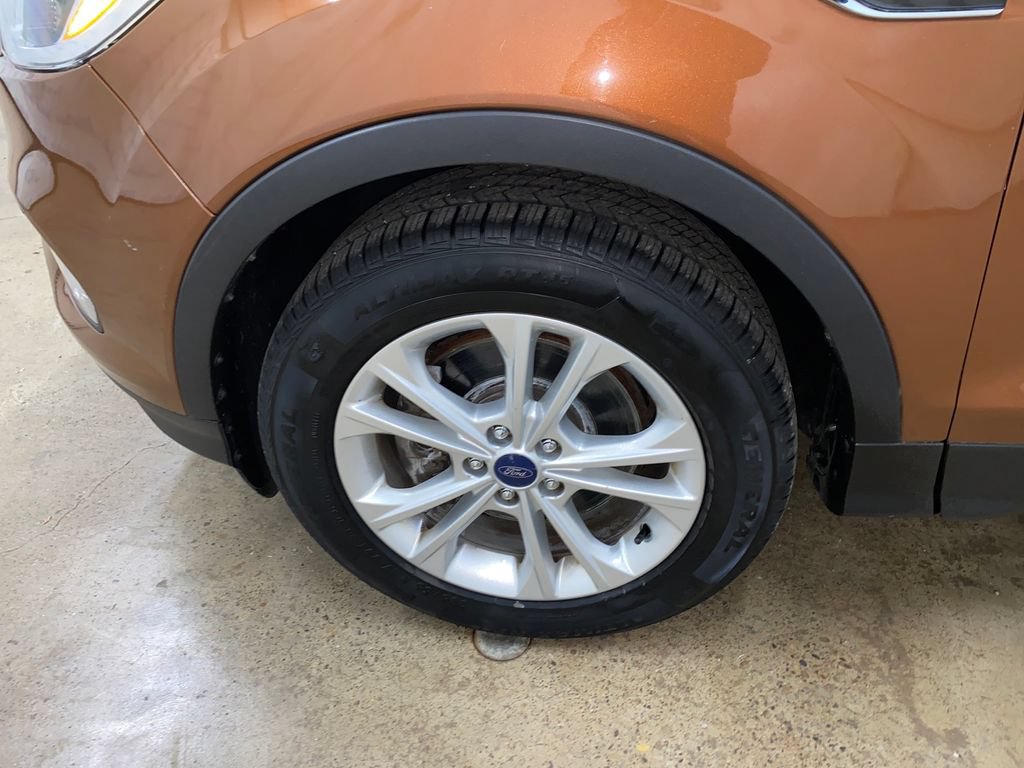 Used 2017 Ford Escape SE AWD/4WD image 16