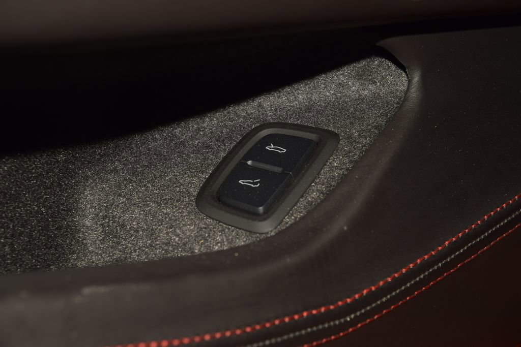 Used 2023 Chevrolet Corvette Stingray Premium Conv w/ Z51 Performance Package RWD image 45