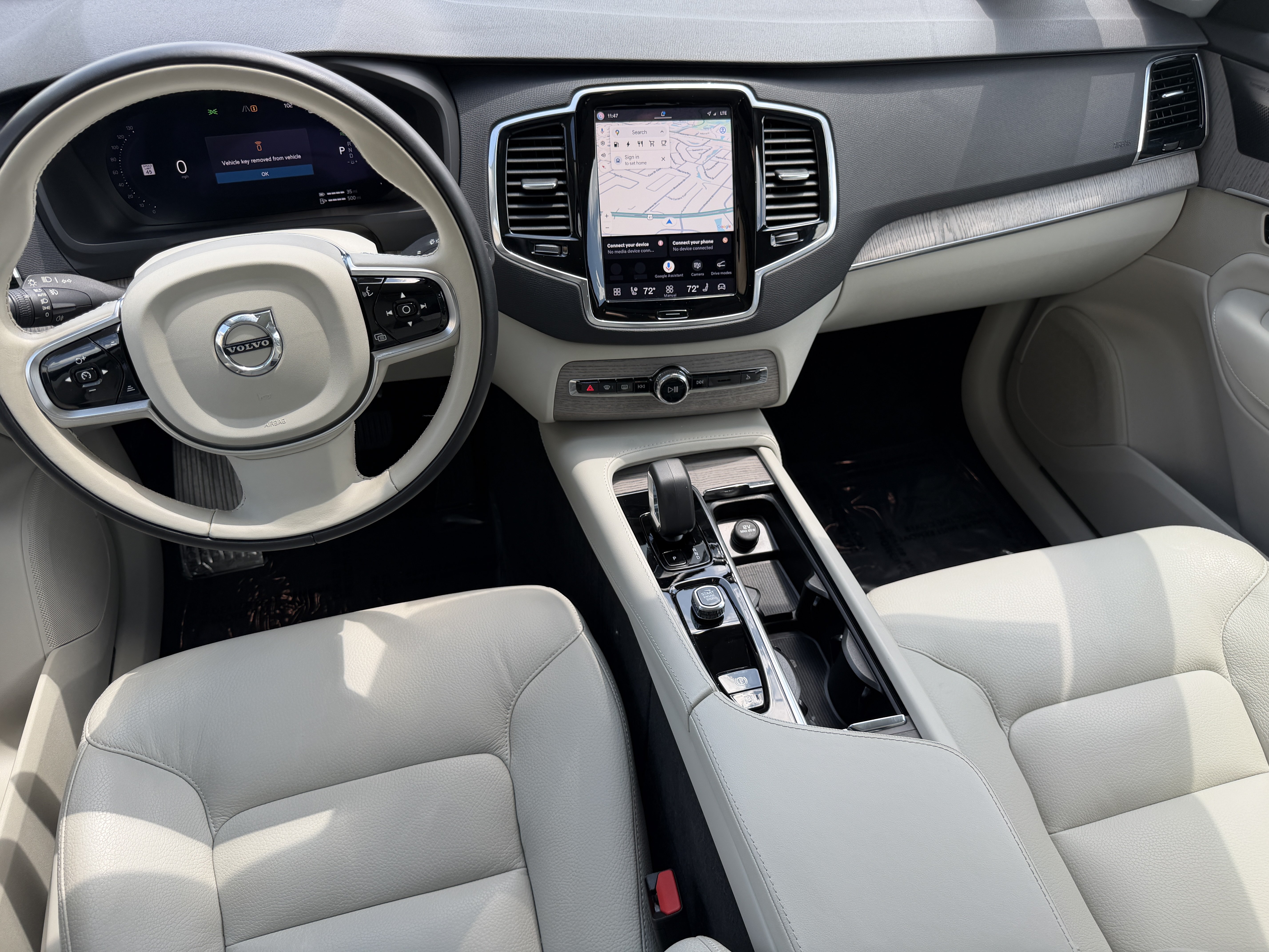 Certified 2024 Volvo XC90 T8 Plus AWD/4WD image 13