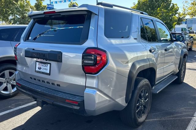 Used 2025 Toyota 4Runner SR5 AWD/4WD image 5