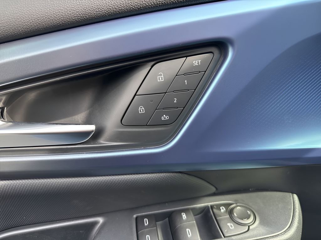 New 2026 Chevrolet Equinox EV LT w/ Convenience Package II image 26