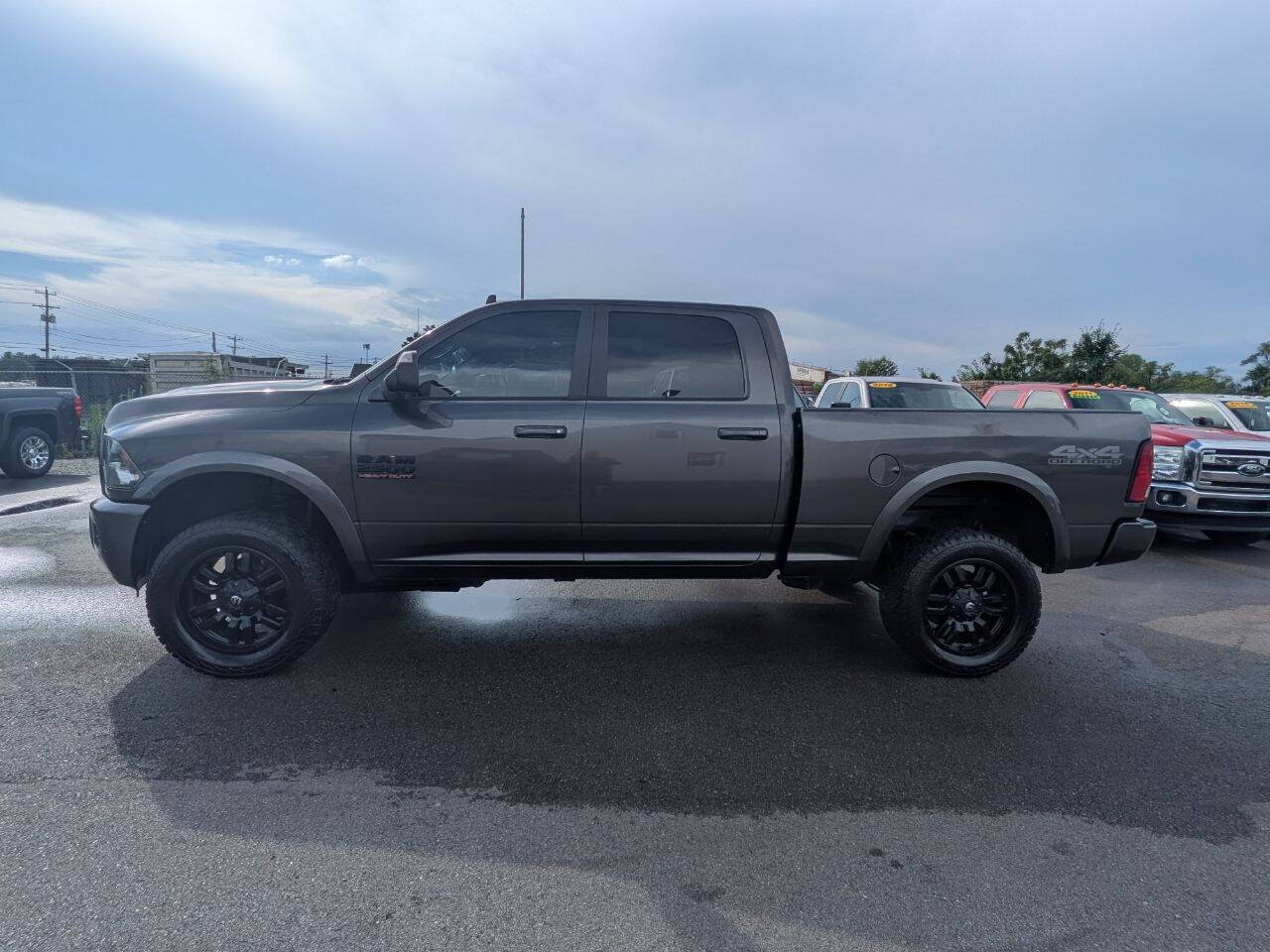 Used 2017 RAM 2500 Big Horn w/ Sport Appearance Group AWD/4WD image 3