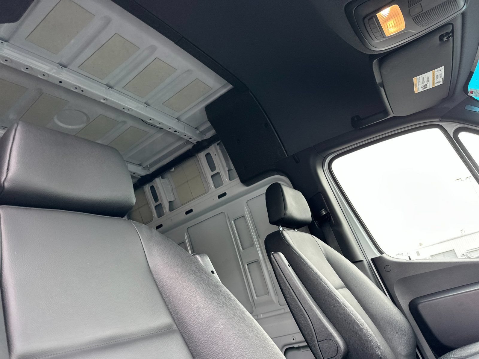 Used 2025 Mercedes-Benz Sprinter 2500 image 18
